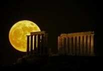 Sounion Tour : The temple of Poseidon at moonlight
